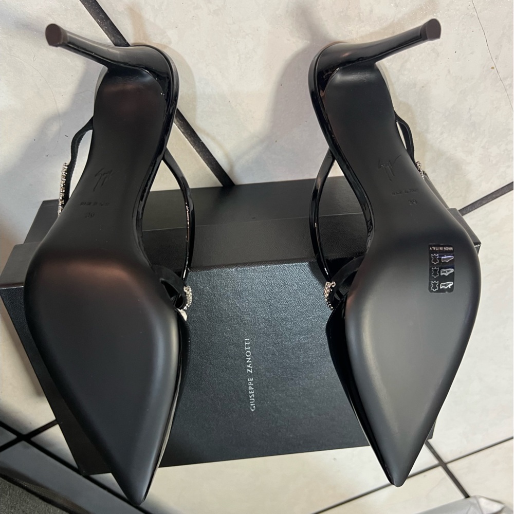 ‼️🔥BRAND NEW Elegant Giuseppe Zanotti Embellished Heels - Picture 5 of 5